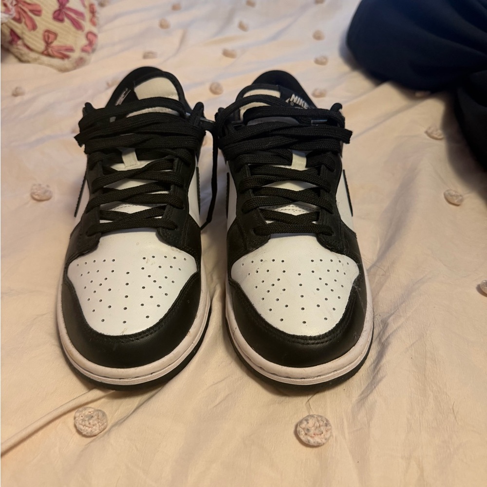 Nike Women's Black and White Sneakers